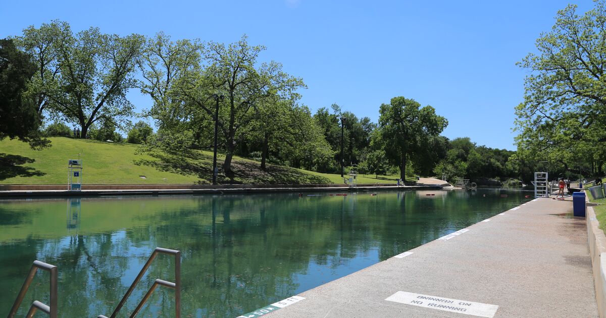 Barton Springs Pool, Closed for Cleaning