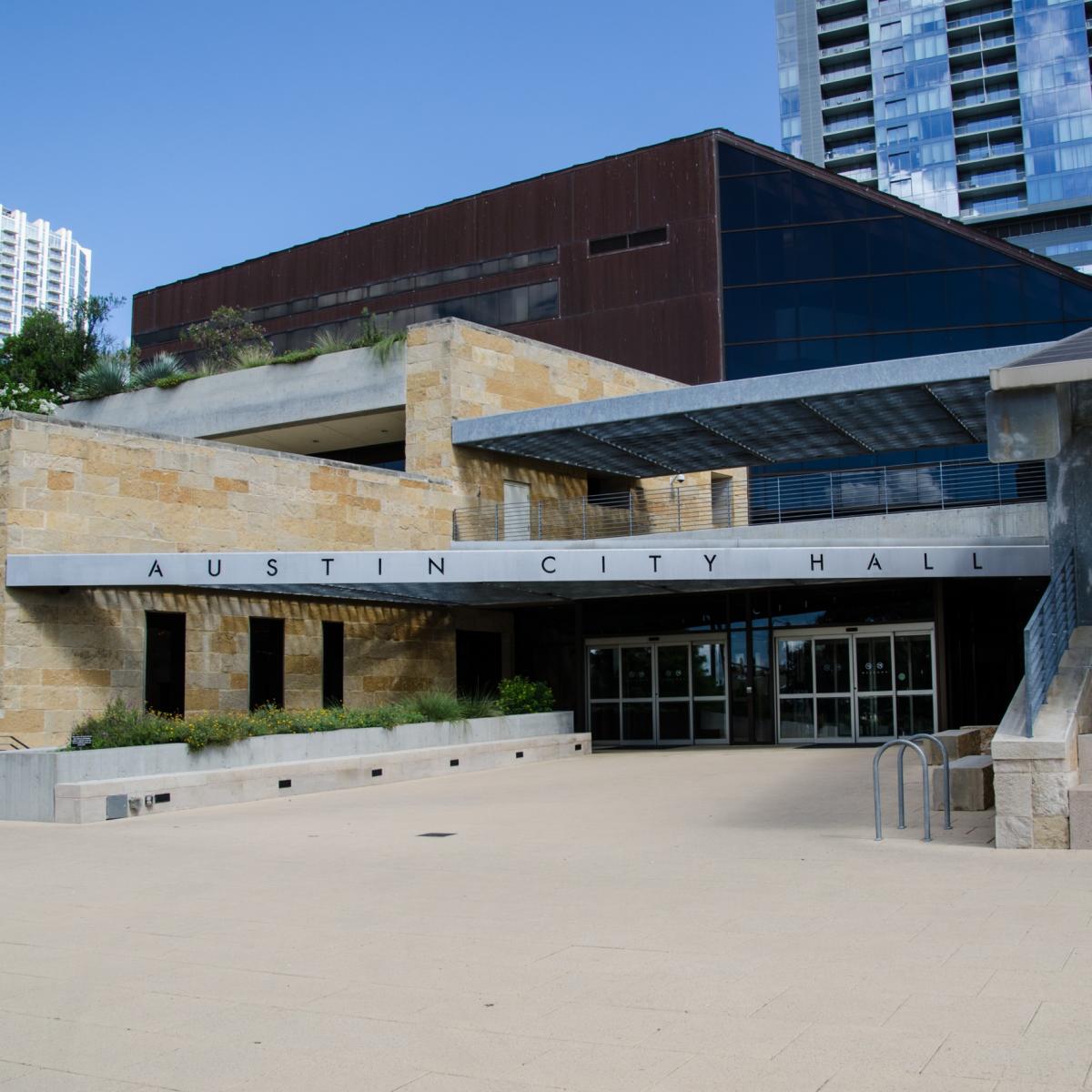 Photo of City Hall.