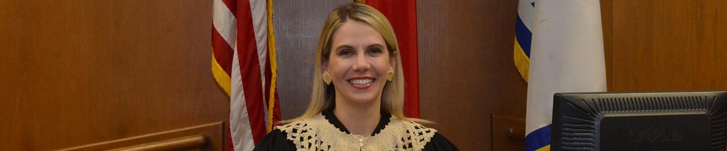 Picture of a judge in court