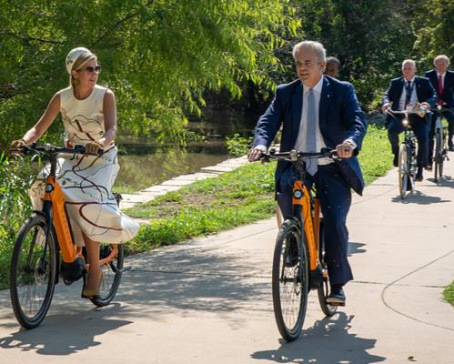 QUEEN MÁXIMA OF THE NETHERLANDS AND MAYOR ADLER ON A ROYAL VISIT AND BICYCLE RIDE SEPTEMBER 8TH, 2022